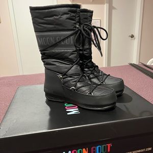 Moon Boot High Nylon Boot in Black